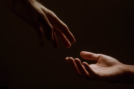 hands-5216585_1